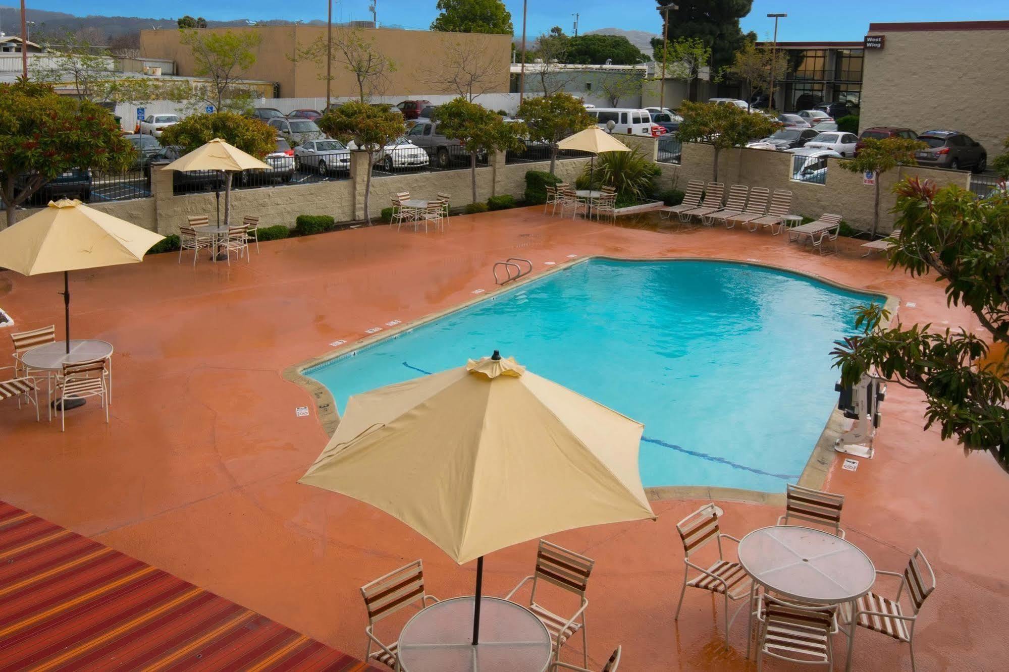 Oakland Airport Executive Hotel Extérieur photo