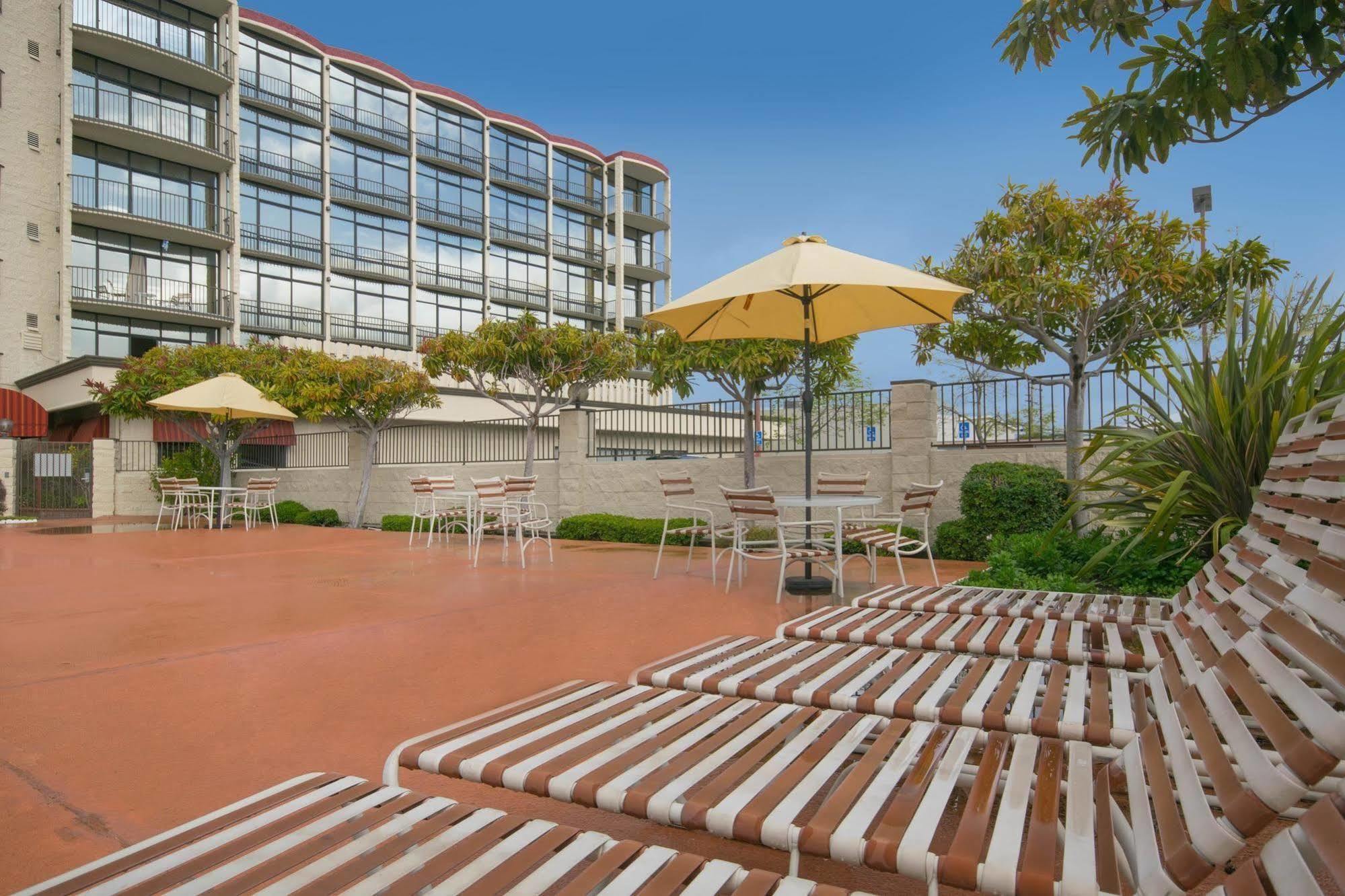 Oakland Airport Executive Hotel Extérieur photo